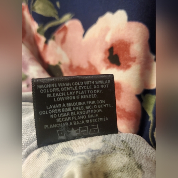 Joe Boxer long sleeve floral top - Picture 8 of 9